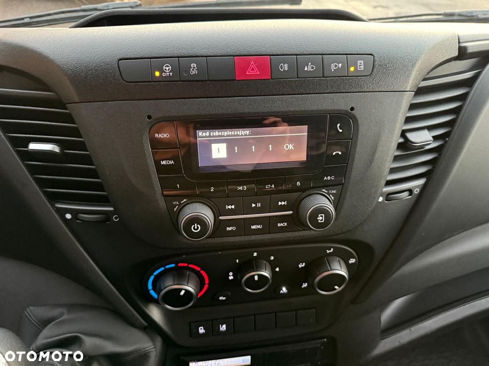 Iveco Daily 50/35C180, 3.0 180KM, HiMatic, Do zabudowy, DMC 3500kg - 15