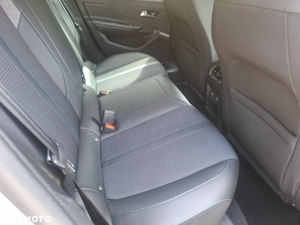 Peugeot 308 1.6 Hybrid PHEV Allure EAT8 - 10