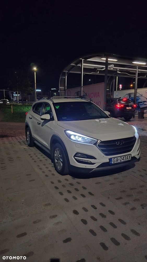 Hyundai Tucson 2.0 CRDI BlueDrive Style 2WD - 23
