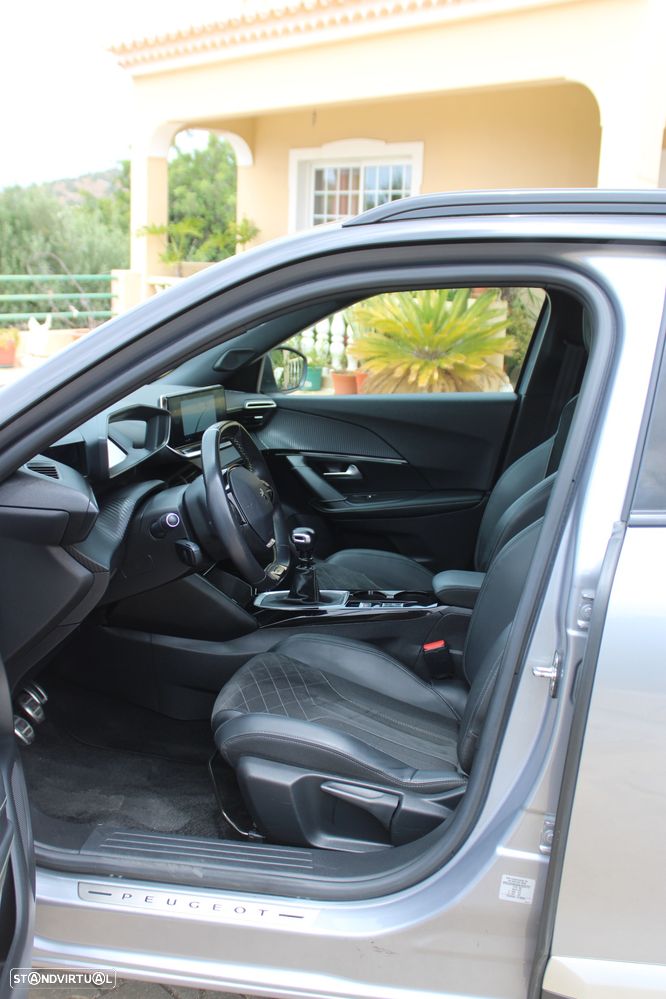 Peugeot 2008 ver-1-2-puretech-gt - 21