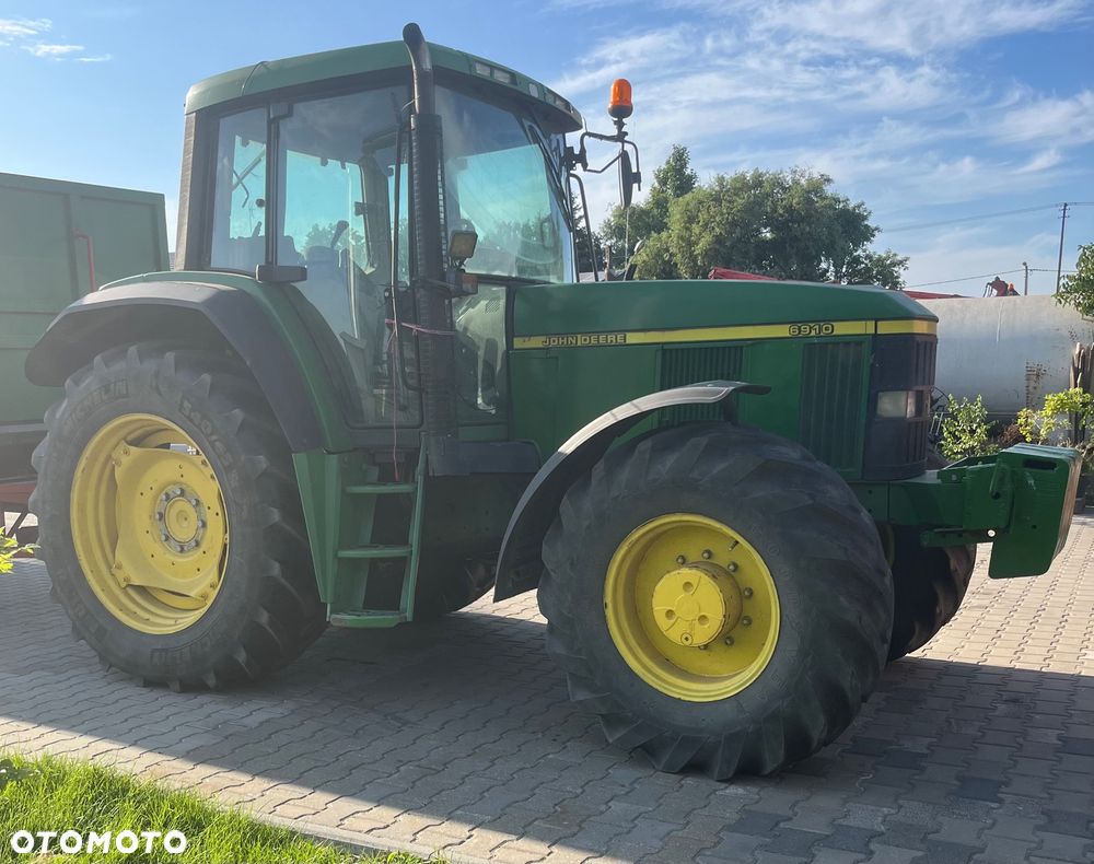 John Deere 6910 - 4