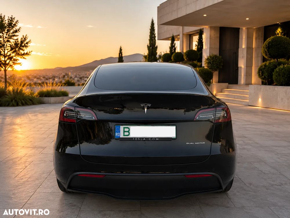 Tesla Model Y AWD Performance - 4