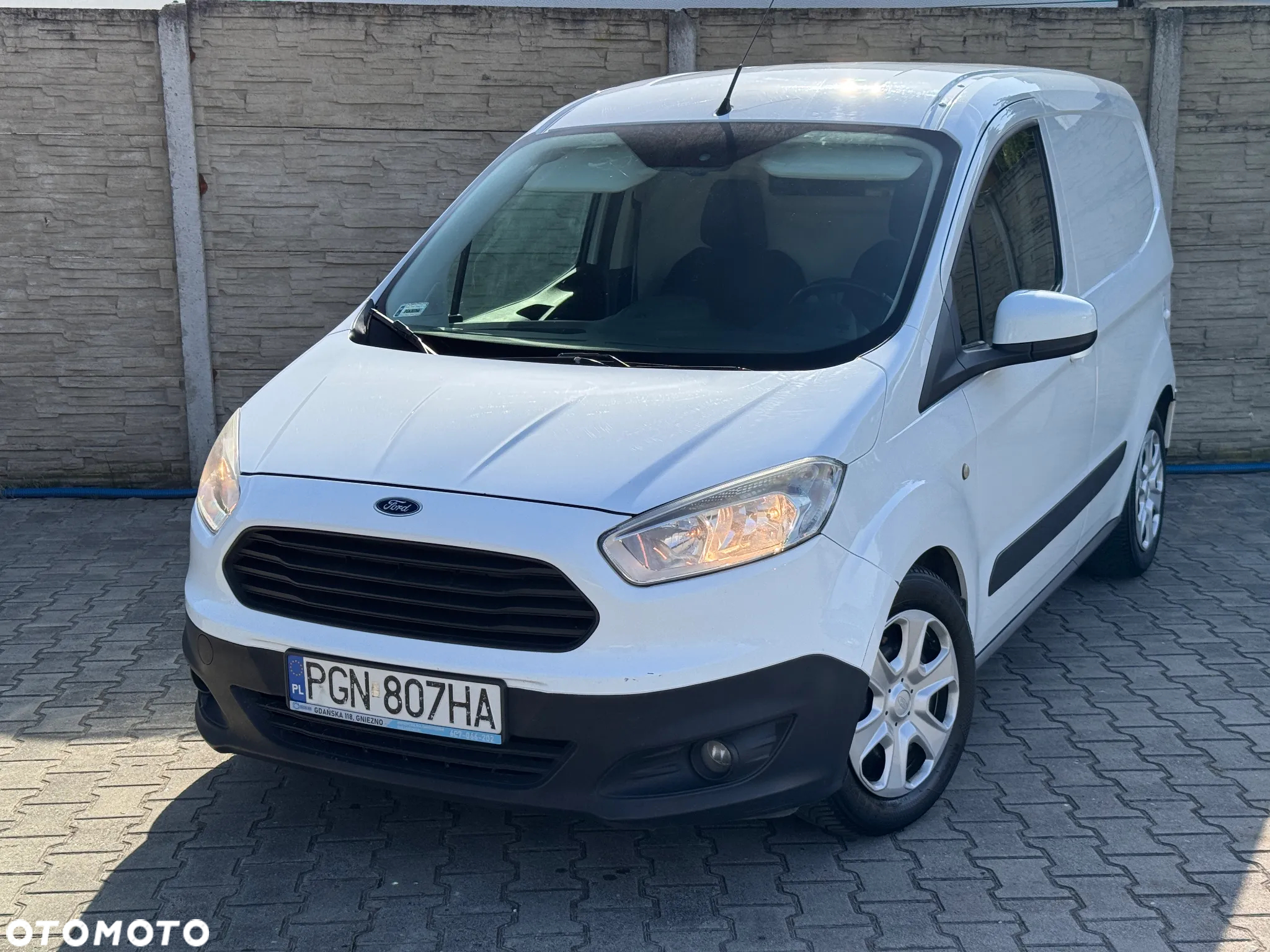 Ford Transit Courier - 2