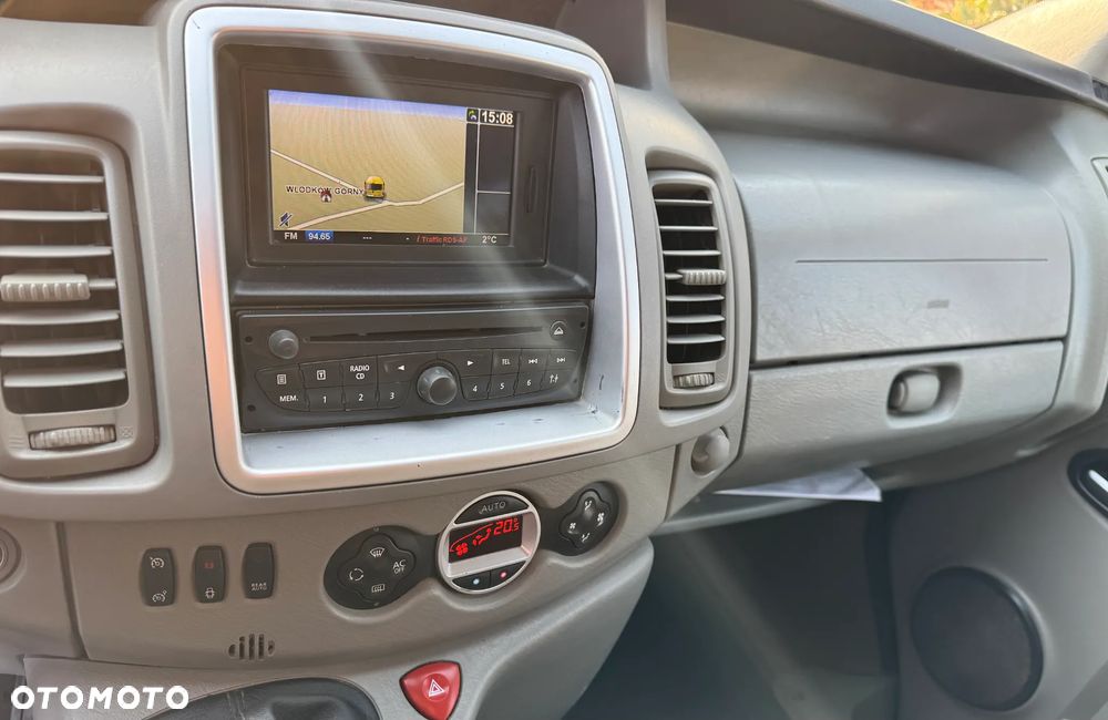 Renault Trafic Grand Passenger Black Edition - 3