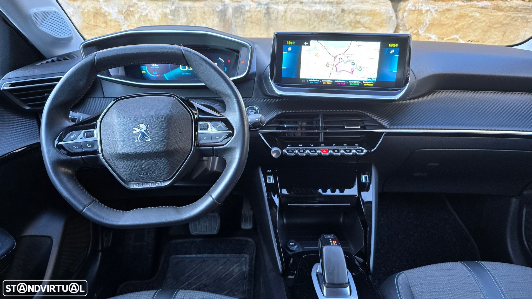 Peugeot e-208 Allure - 13