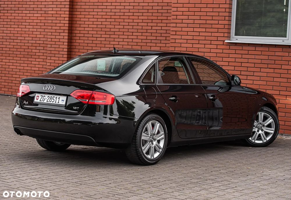 Audi A4 ver-1-8-tfsi-attraction - 28