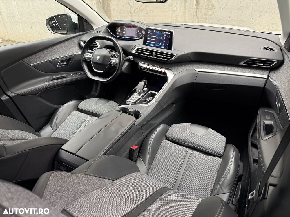 Peugeot 3008 PureTech 130 Stop & Start GPF EAT8 Allure - 18