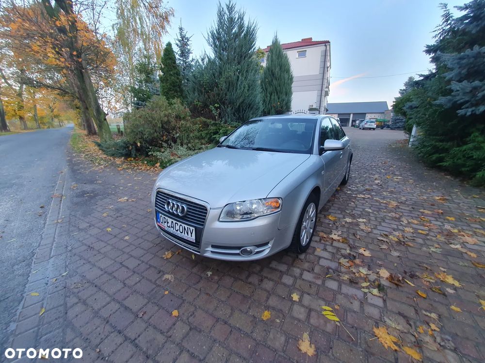 Audi A4 Limousine - 1