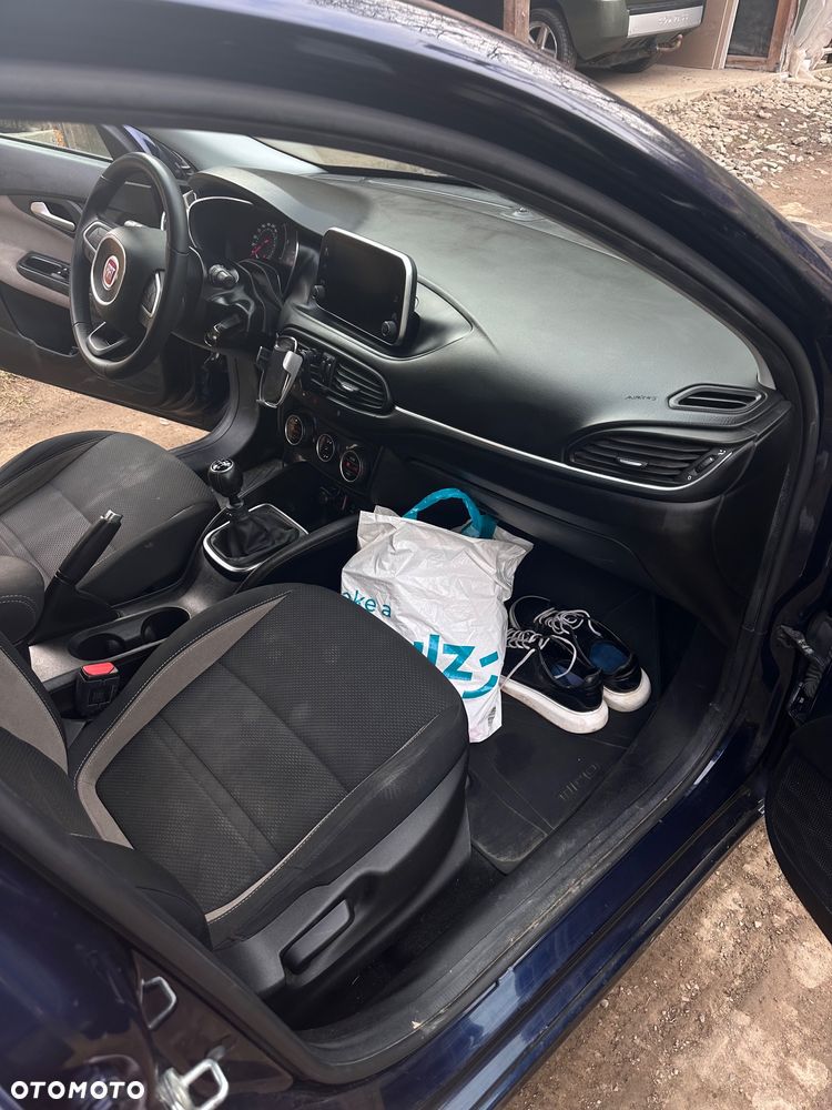 Fiat Tipo 1.6 MultiJet 16v Lounge - 26