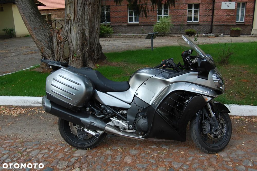 Kawasaki GTR - 10