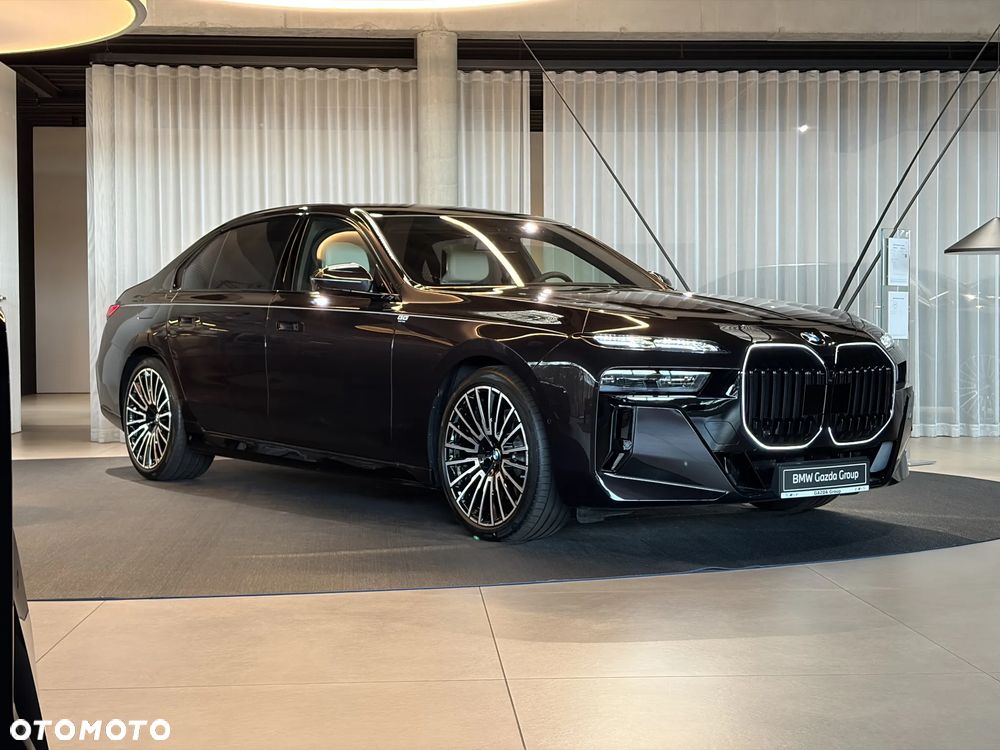 BMW Seria 7 740d xDrive mHEV Nero Lusso Edition sport - 5