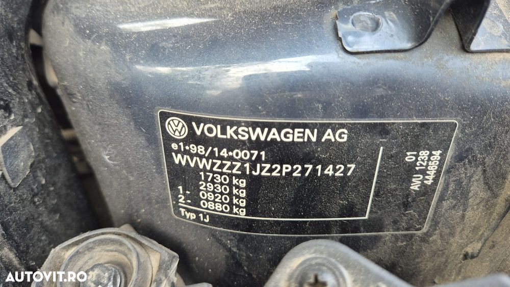 Volkswagen Golf - 6