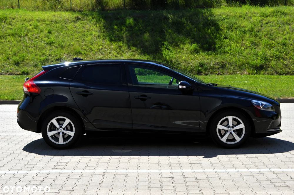 Volvo V40 T2 Momentum - 27