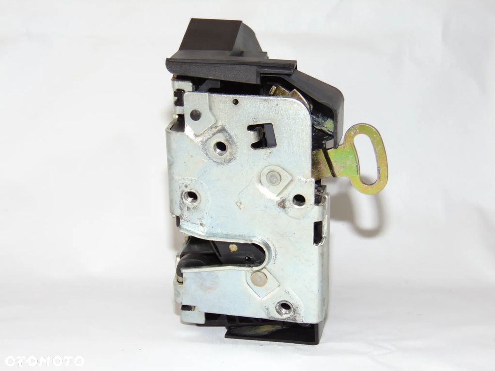 Zamek przedni przód prawy pasażera 8 PIN Land Rover Freelander I 97-03r EUROPA - 2
