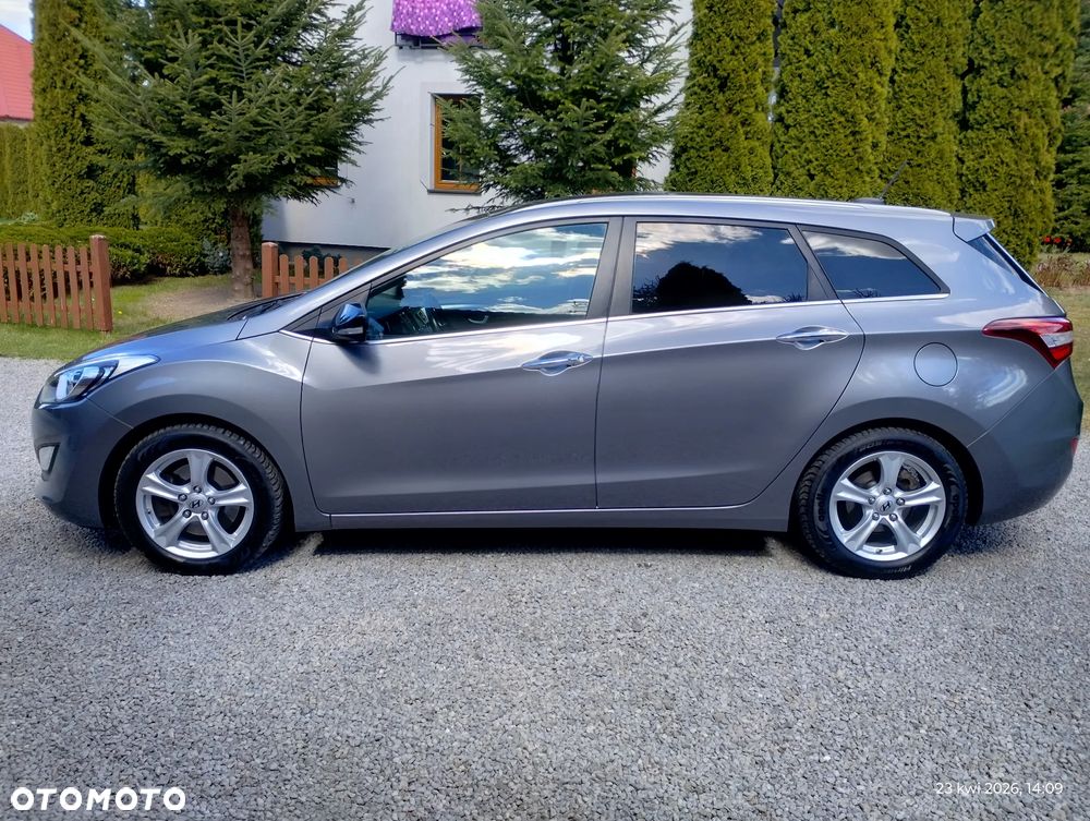 Hyundai i30 1.6 CRDi Fifa World Cup Edition - 9