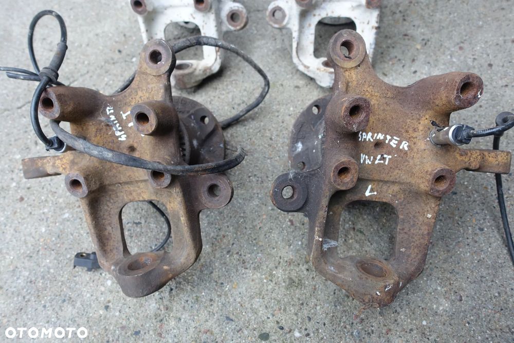 ZWROTNICA PIASTA LEWA PRAWA Z ABS SPRINTER VW LT 35 96-06r. - 2
