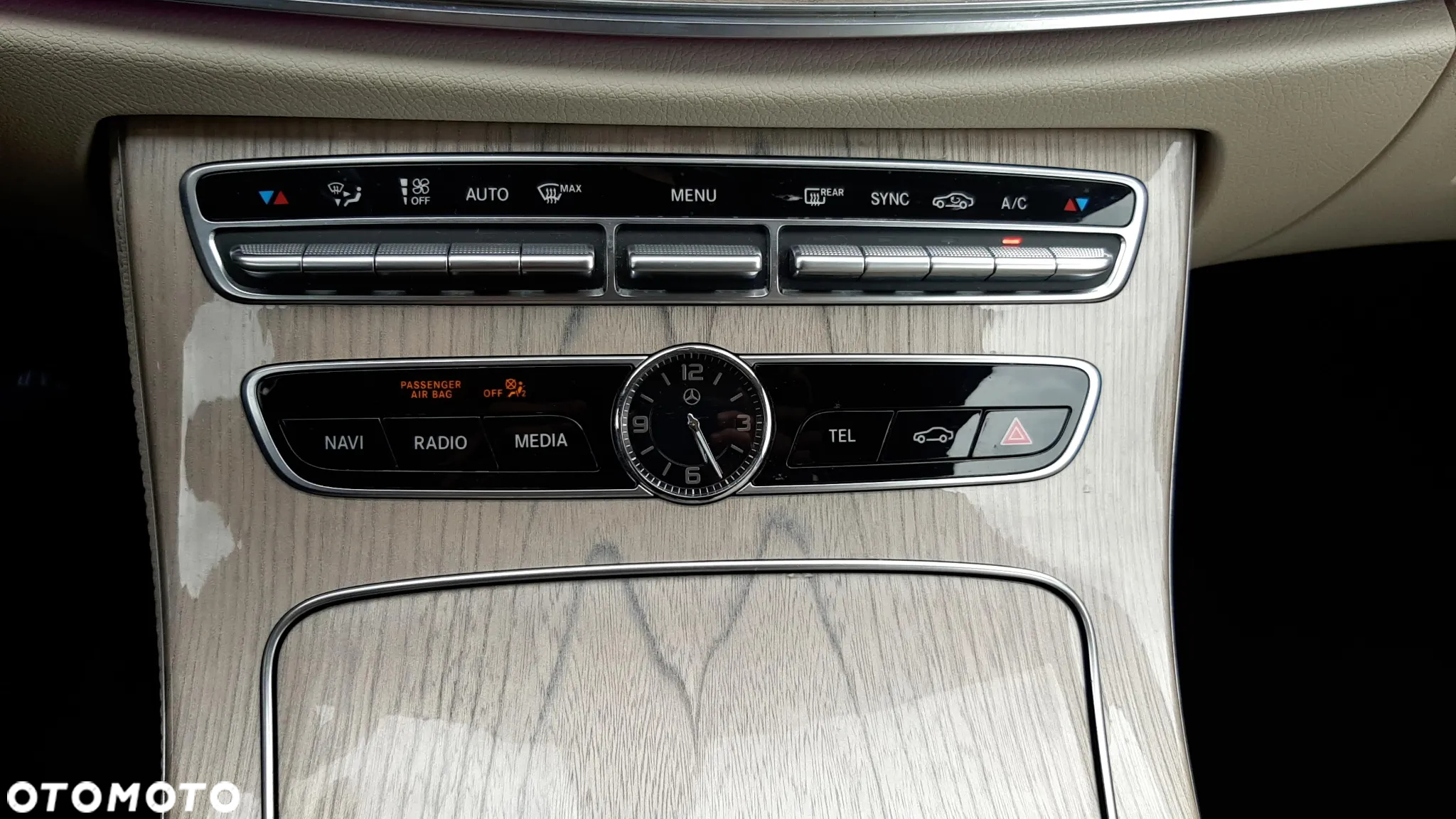 Mercedes-Benz Klasa E 350 Coupe 9G-TRONIC - 24
