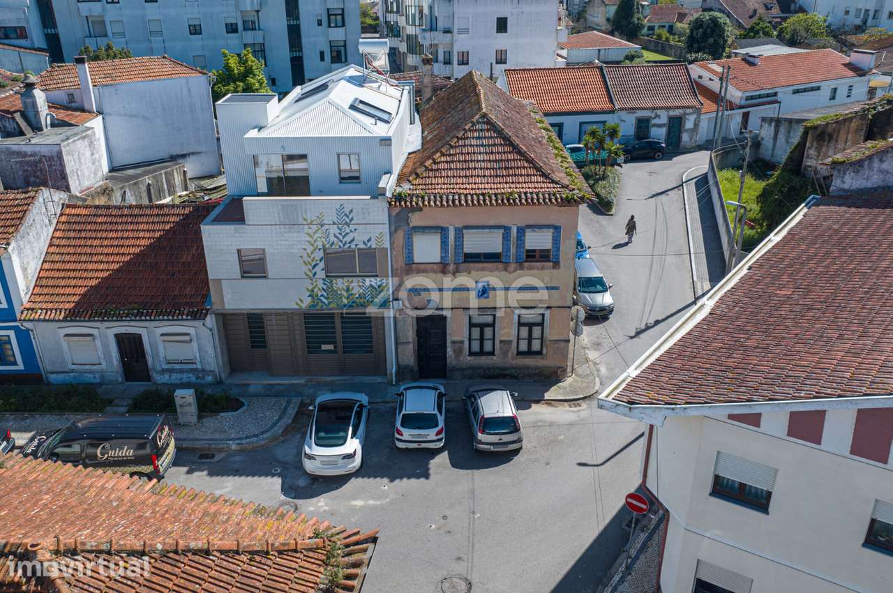 Moradia T4 p/ Reabilitação no Centro de Ovar - Grande imagem: 3/16