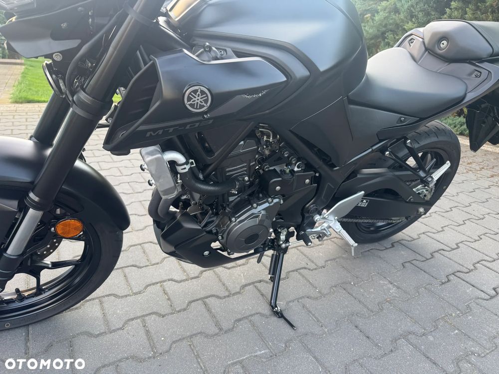 Yamaha MT - 12