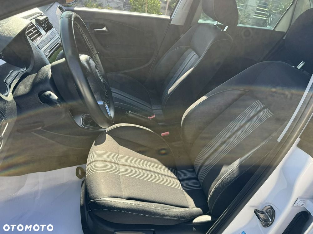 Volkswagen Polo - 13