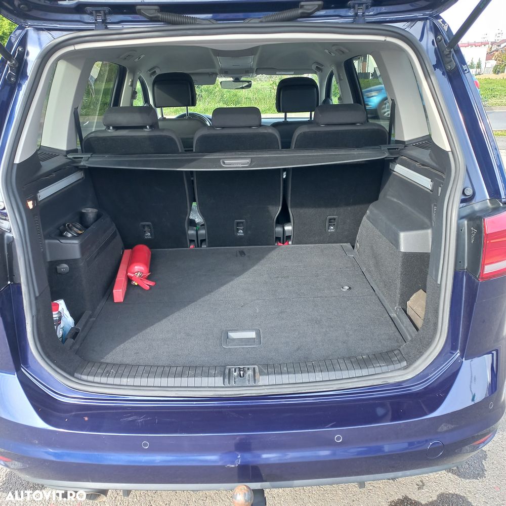 Volkswagen Touran 2.0 TDI SCR Comfortline - 9