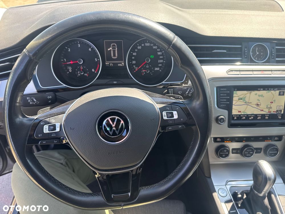 Volkswagen Passat 2.0 TDI SCR DSG Trendline - 19