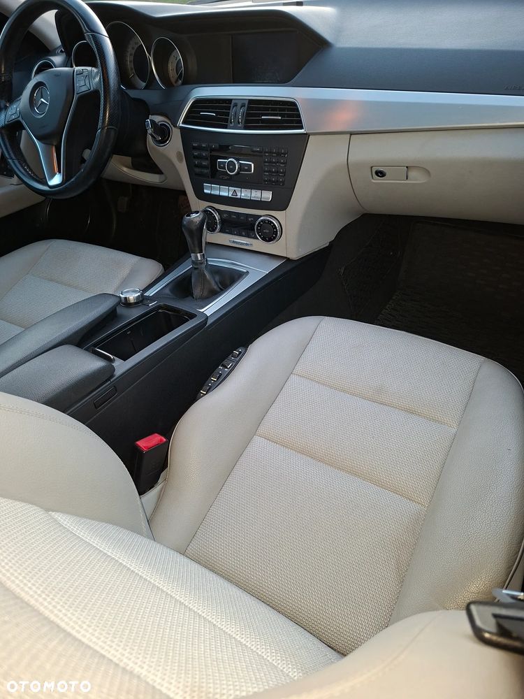Mercedes-Benz Klasa C 200 CDI BlueEff Avantgarde - 13
