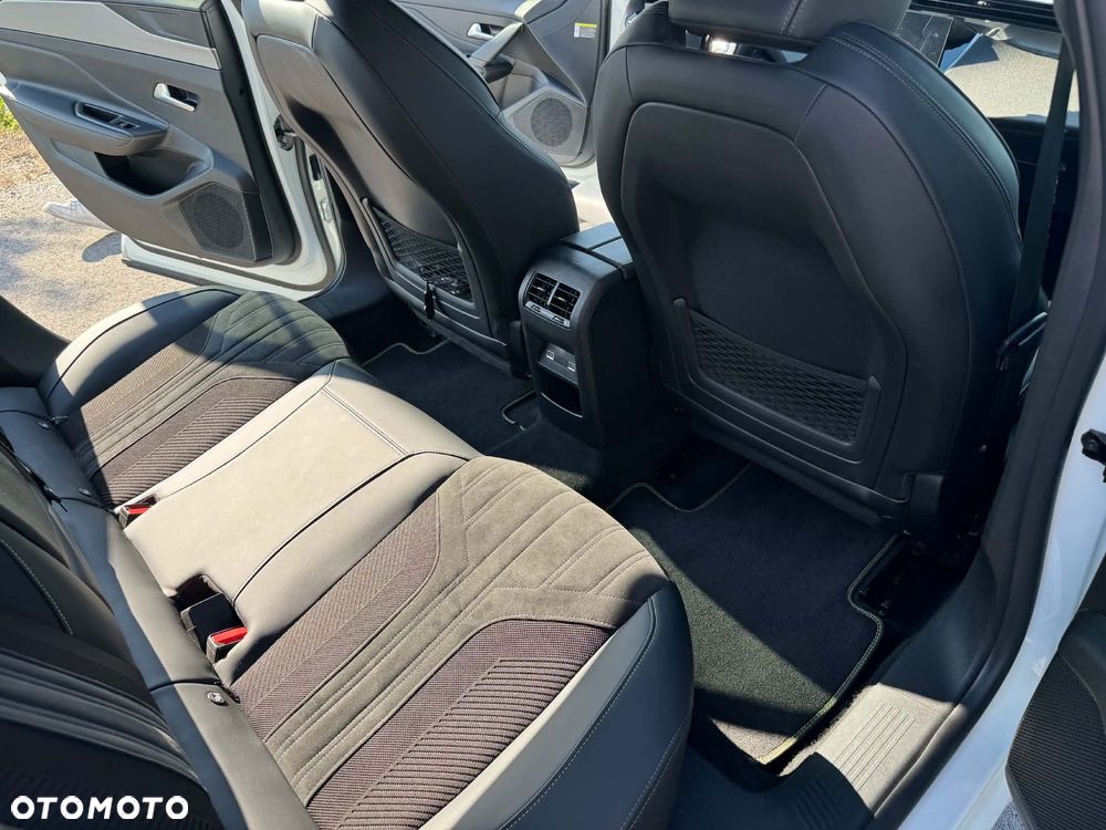 Peugeot 408 1.2 PureTech GT S&S EAT8 - 9