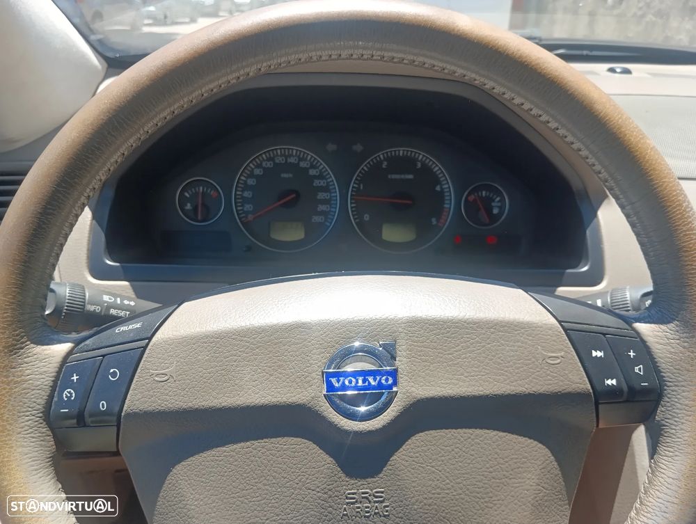 Volvo XC 90 2.4 D5 7L Nivel 2 Auto. - 10