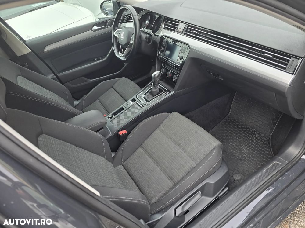 Volkswagen Passat 2.0 TDI DSG Comfortline - 11