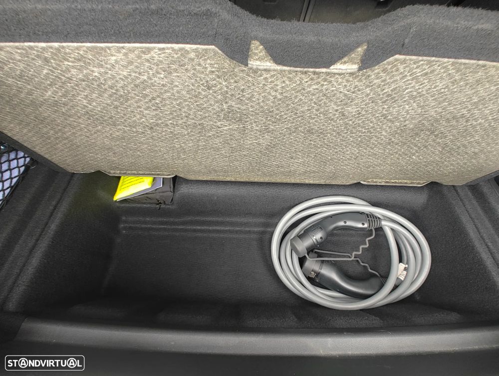 BMW iX2 eDrive20 Pack Desportivo M - 15