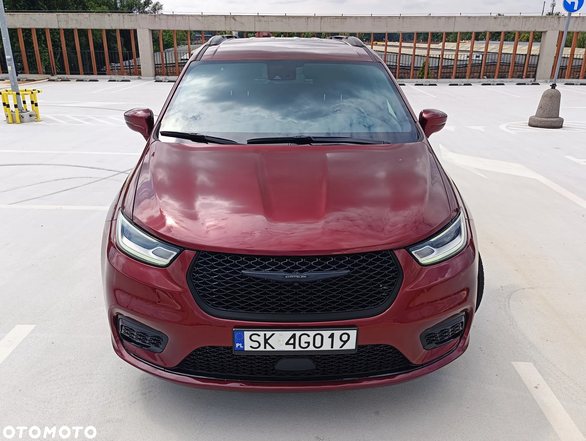 Chrysler Pacifica - 16