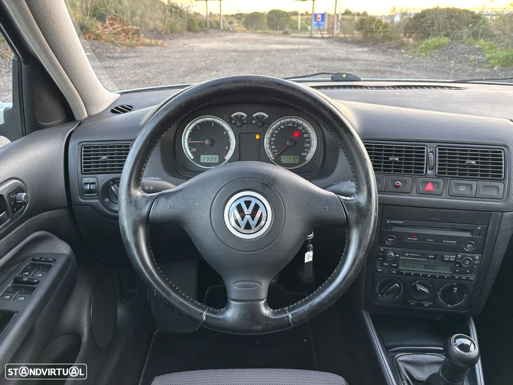 VW Golf 1.9 TDi 25 Anos - 13