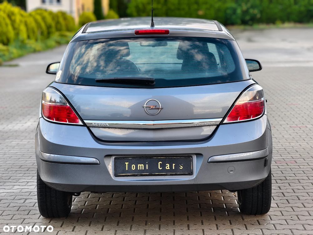 Opel Astra 1.6 Essentia - 24