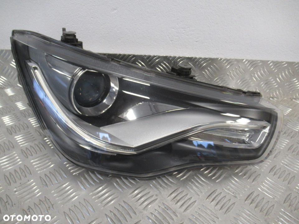 LAMPA PRZÓD PRZEDNIA PRAWA AUDI A1 XENON 2010-2014 rok - 1