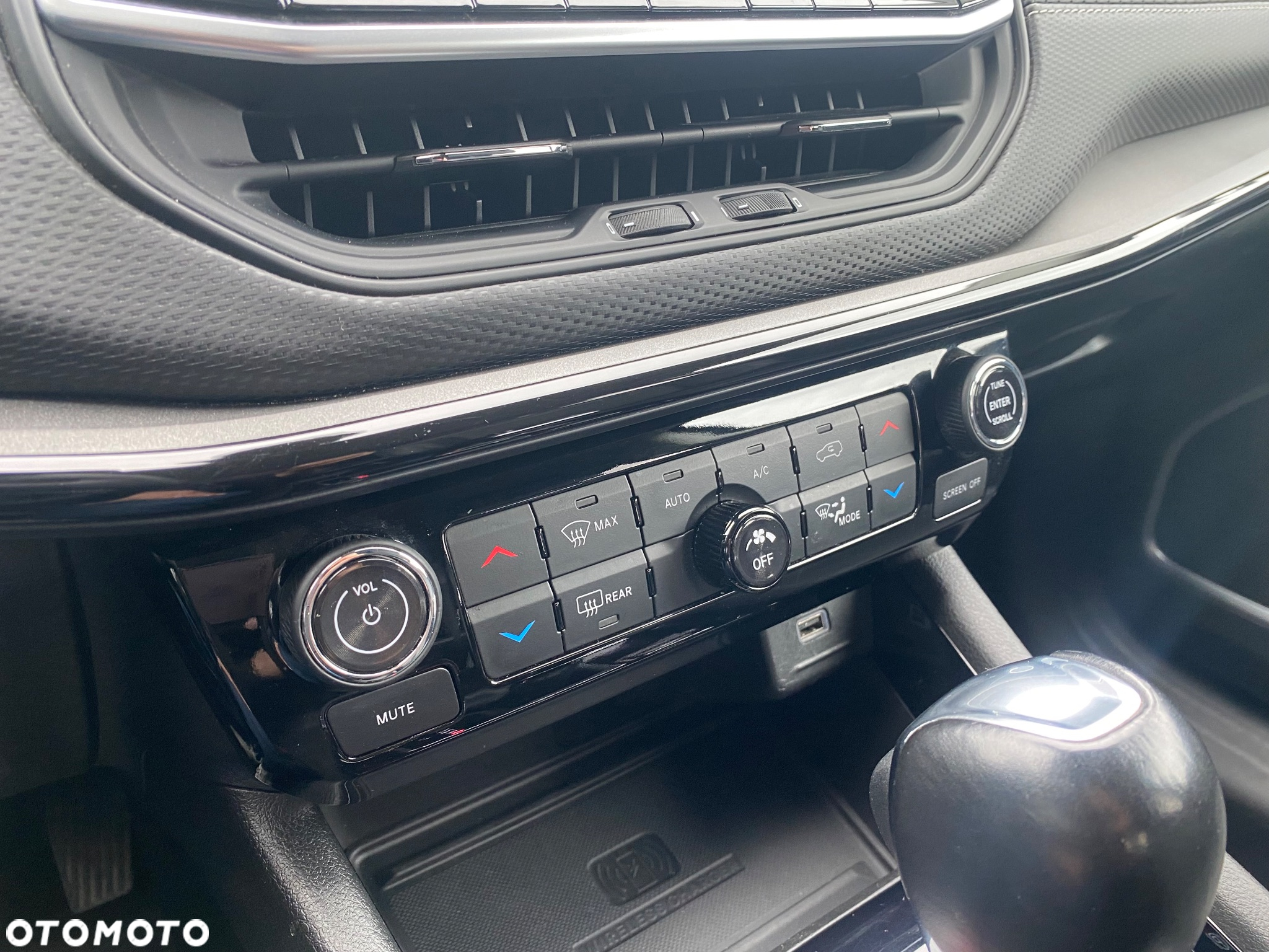 Jeep Compass 1.3 T4 4xe PLUG-IN HYBRID Automatik Altitude - 15