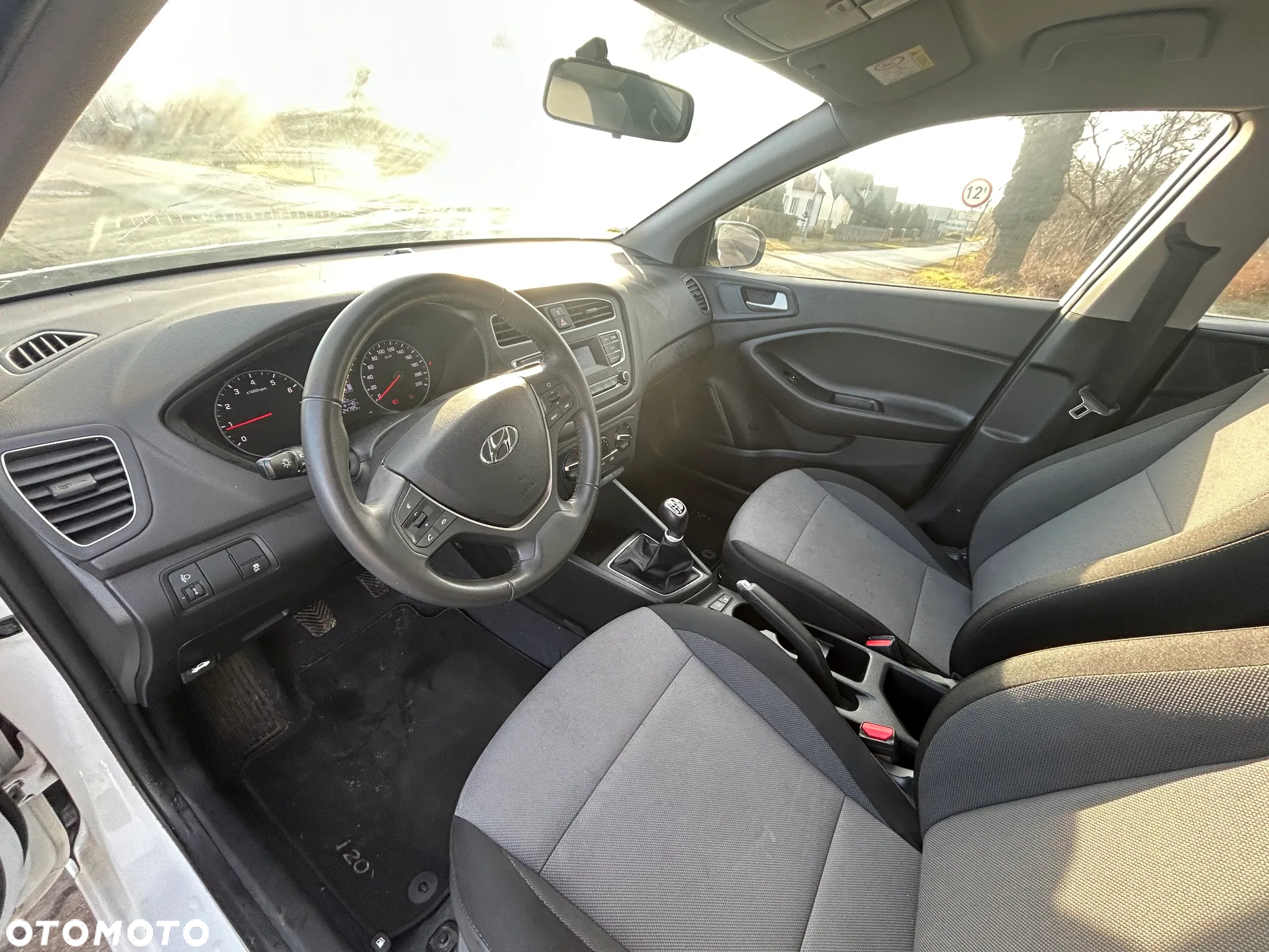 Hyundai i20 - 33