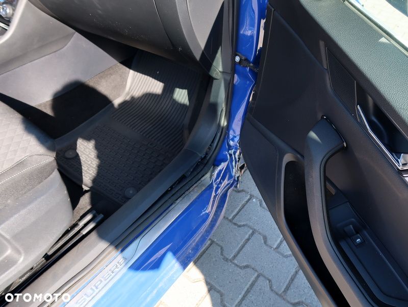 Skoda Superb 2.0 TDI SCR Ambition DSG - 32