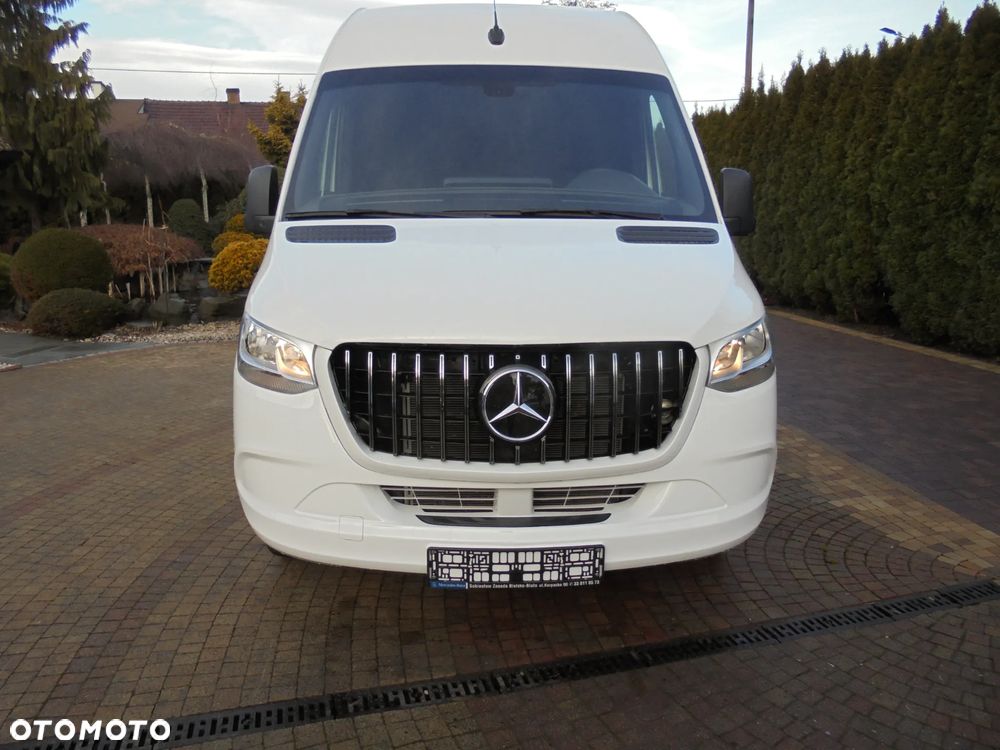 Mercedes-Benz SPRINTER 319 CDI - 1