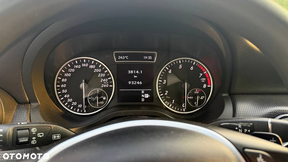 Mercedes-Benz Klasa A 180 (BlueEFFICIENCY) 7G-DCT - 7