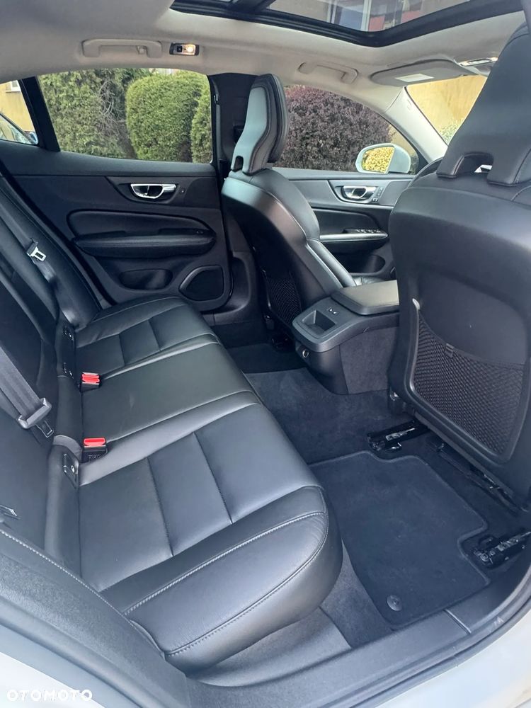 Volvo S60 T6 AWD Momentum Pro - 7