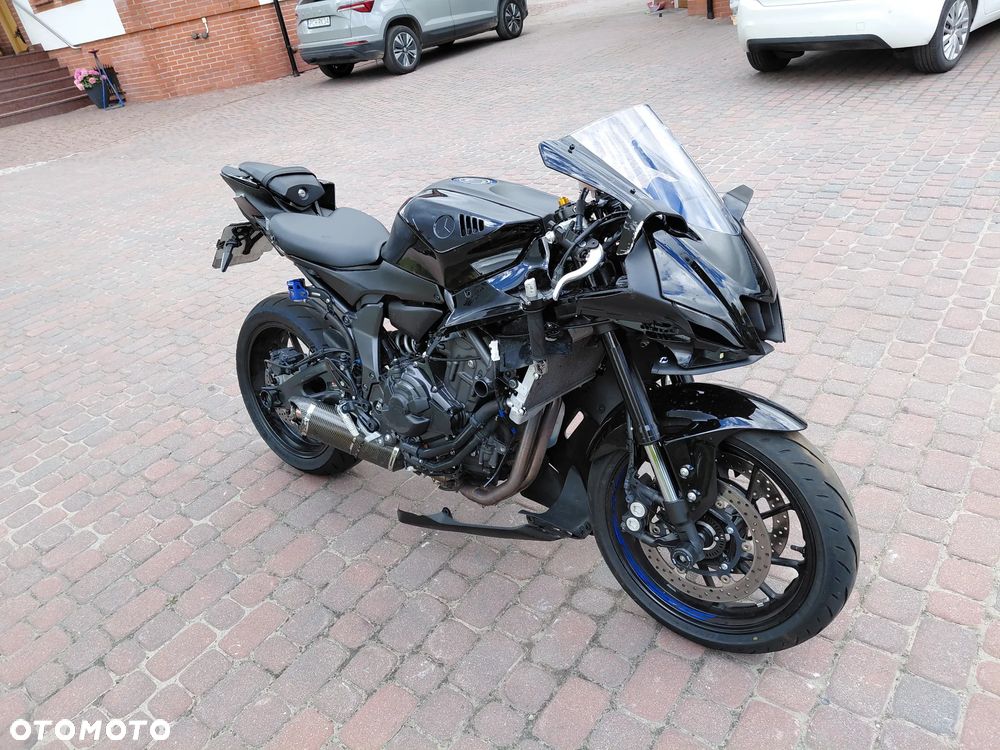 Yamaha R7 - 7