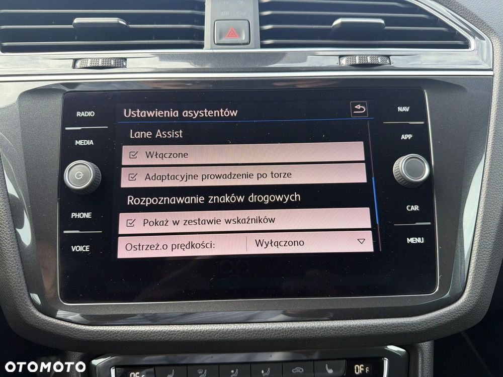 Volkswagen Tiguan - 22
