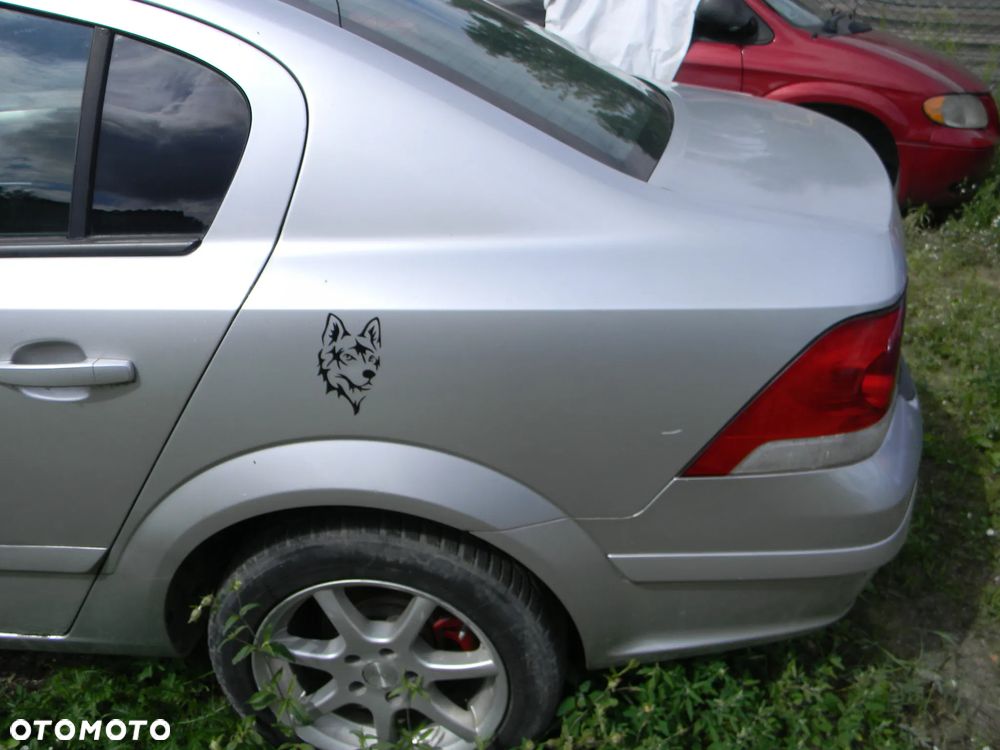 błotnik lewy prawy tył OPEL ASTRA III H SEDAN Z147 ćwiartka - 1