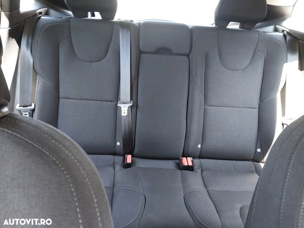 Volvo V40 D2 Aut. Momentum - 6