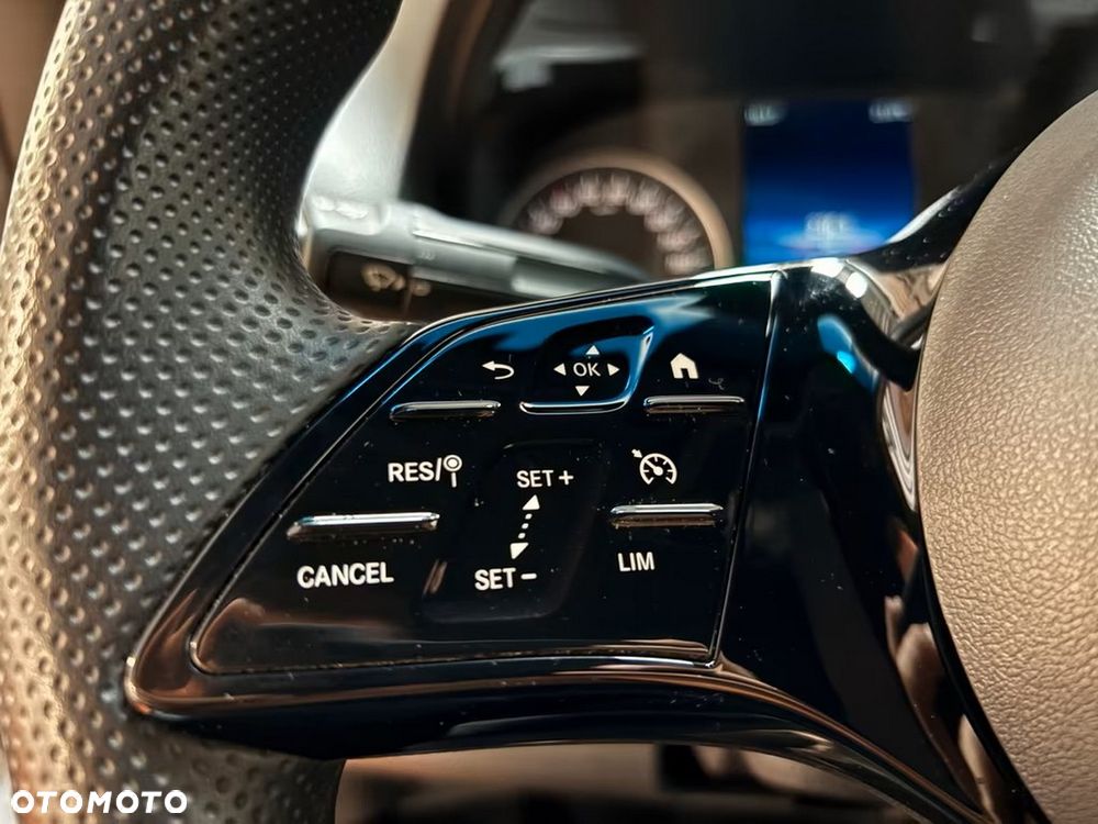 Mercedes-Benz Sprinter - 12