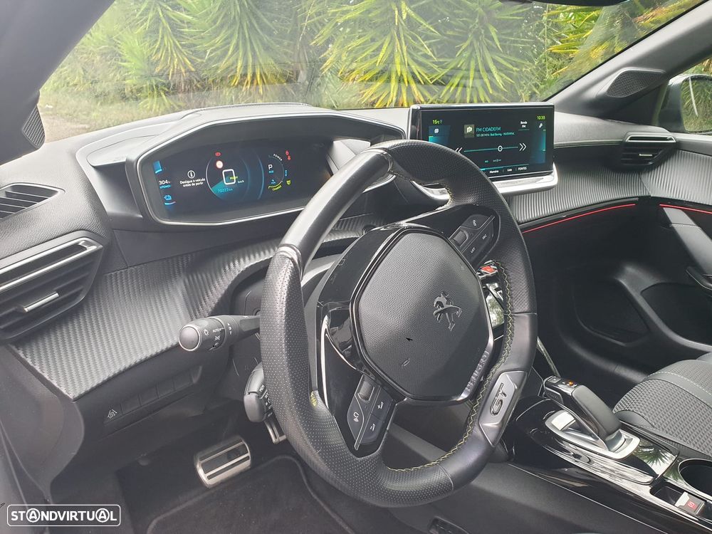 Peugeot e-208 GT - 10