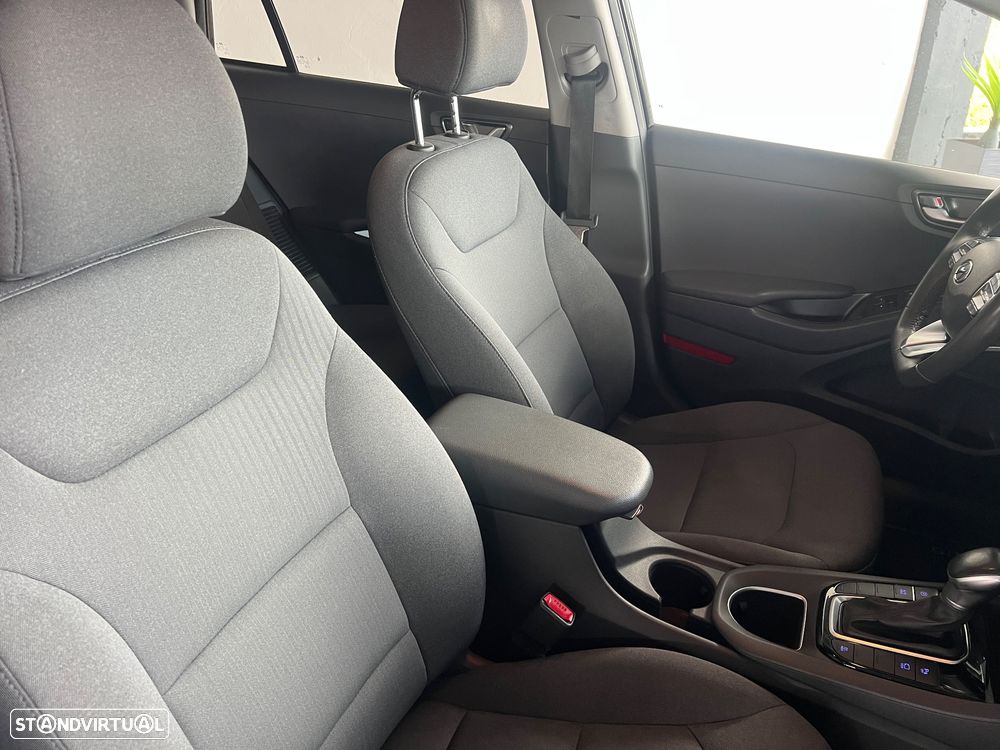 Hyundai Ioniq 1.6 GDI HEV Hybrid Tech - 10