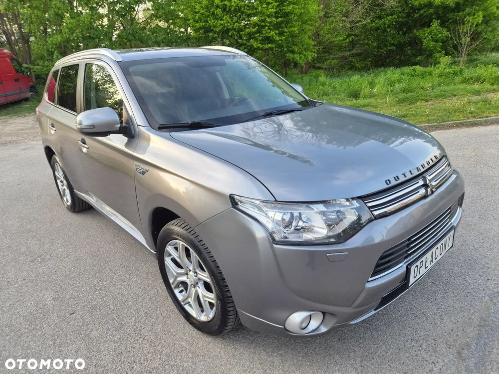 Mitsubishi Outlander - 4