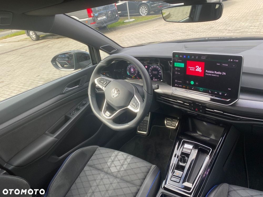 Volkswagen Golf 1.5 eTSI mHEV R-Line Plus DSG - 9